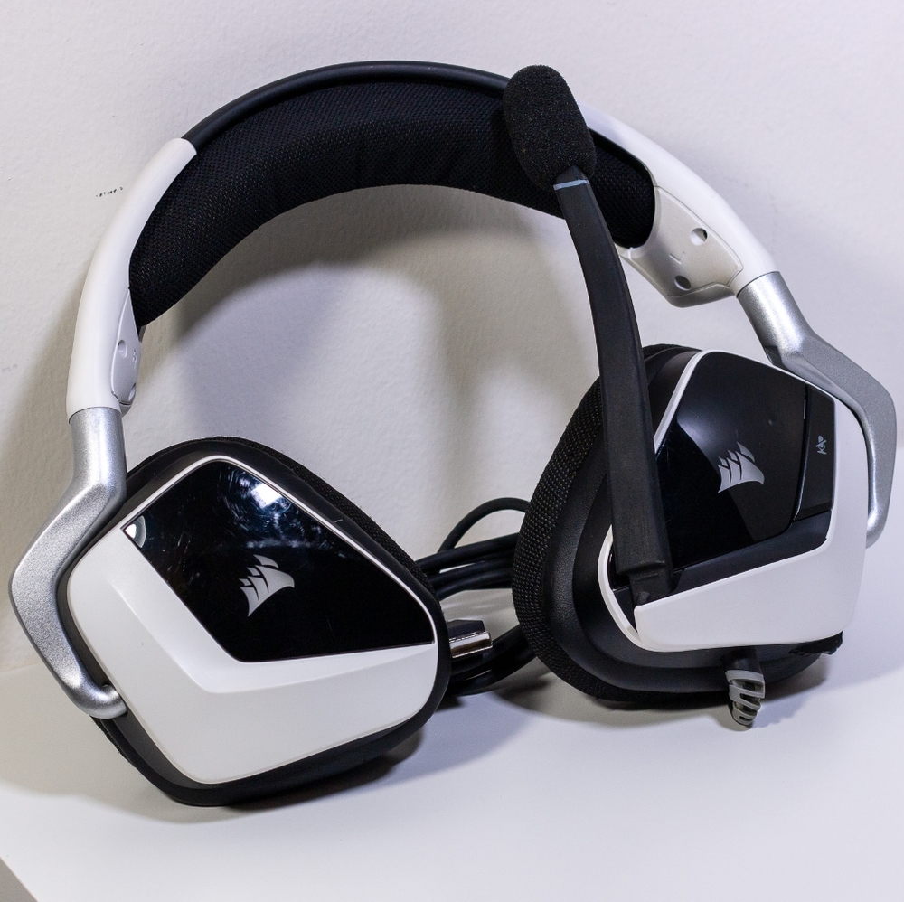 Corsair VOID PRO RGB Gaming Headset w/Mic